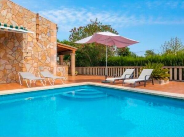 Unclassified image, 1 of 20, button