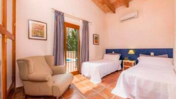 3 bedrooms, internet, bed sheets