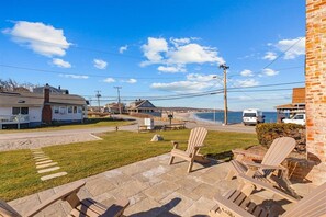 Terrace/patio - The Beach Cottage at White Horse Beach (Plymouth)