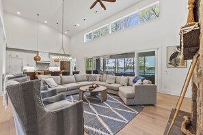 Smart TV, fireplace, books, stereo - Toes In The Sand- New to LKN! (Sherrills Ford)