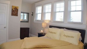 3 bedrooms, iron/ironing board, WiFi, bed sheets - COZY PRIVATE 3 BEDROOM APARTMENT HIGH END SLEEP 6 (Roanoke)