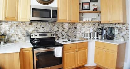 COZY PRIVATE 3 BEDROOM APARTMENT HIGH END SLEEP 6