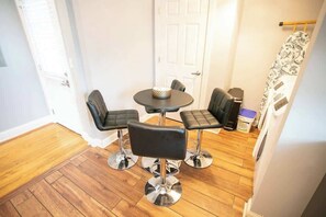Dining - Private Hilltop House in Central Downtown Roanoke (Roanoke)