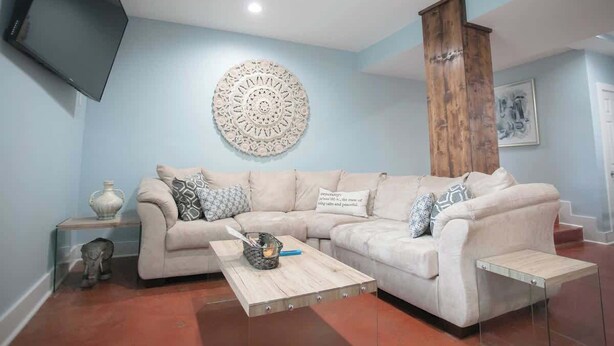 Living area - PRIVATE INDUSTRIAL LOFT IN DOWNTOWN BRAND NEW (Roanoke)