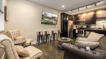 Fernseher, Kamin, Arbeitsbereiche