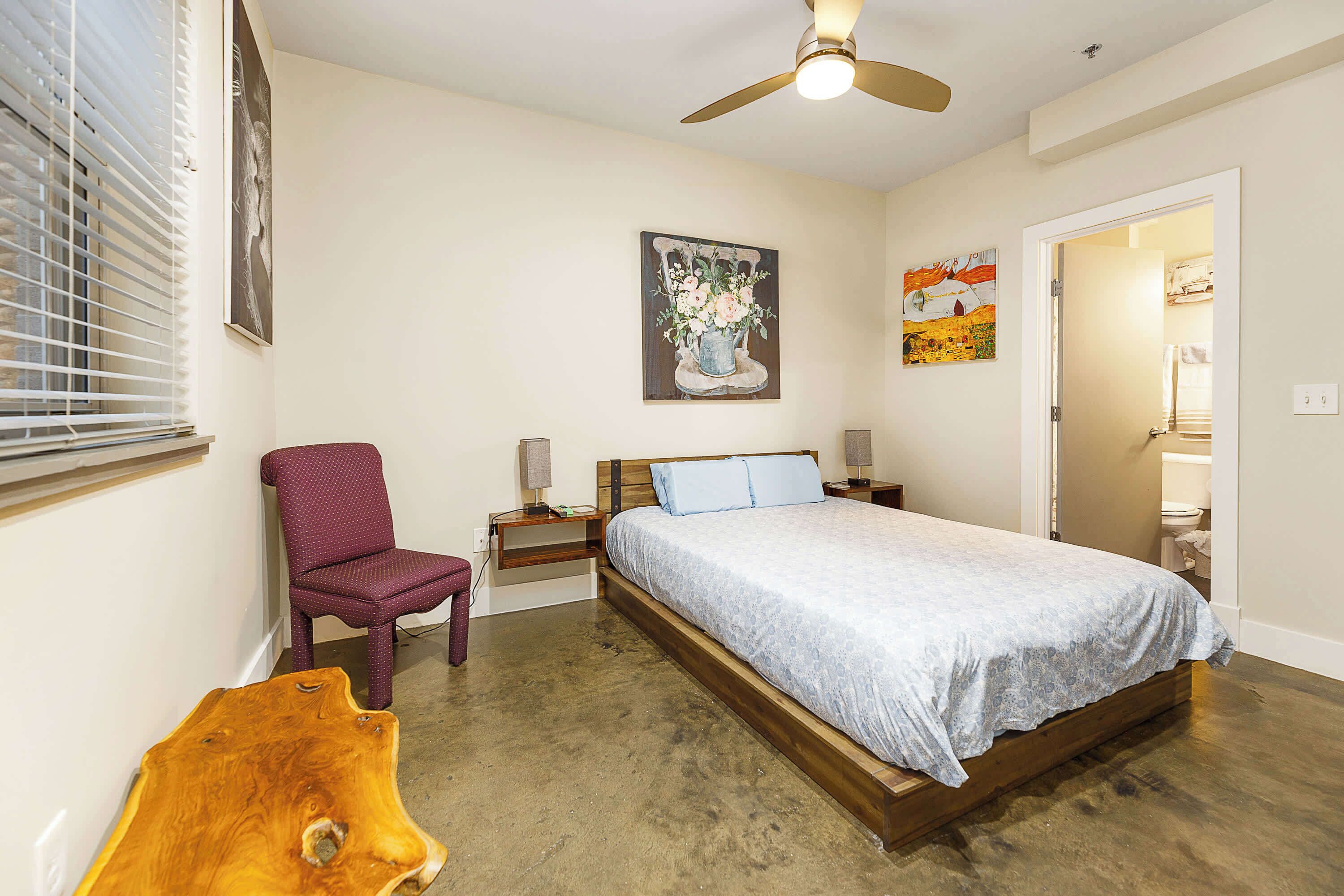 1 bedroom, desk, iron/ironing board, WiFi