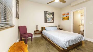 1 bedroom, desk, iron/ironing board, WiFi