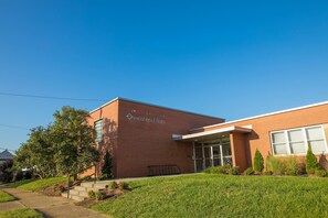 Exterior - The West End Flats • Downtown • Free Parking   • ⛰️ (Roanoke)