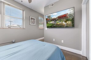 2 bedrooms, desk, iron/ironing board, WiFi - The West End Flats (Roanoke)