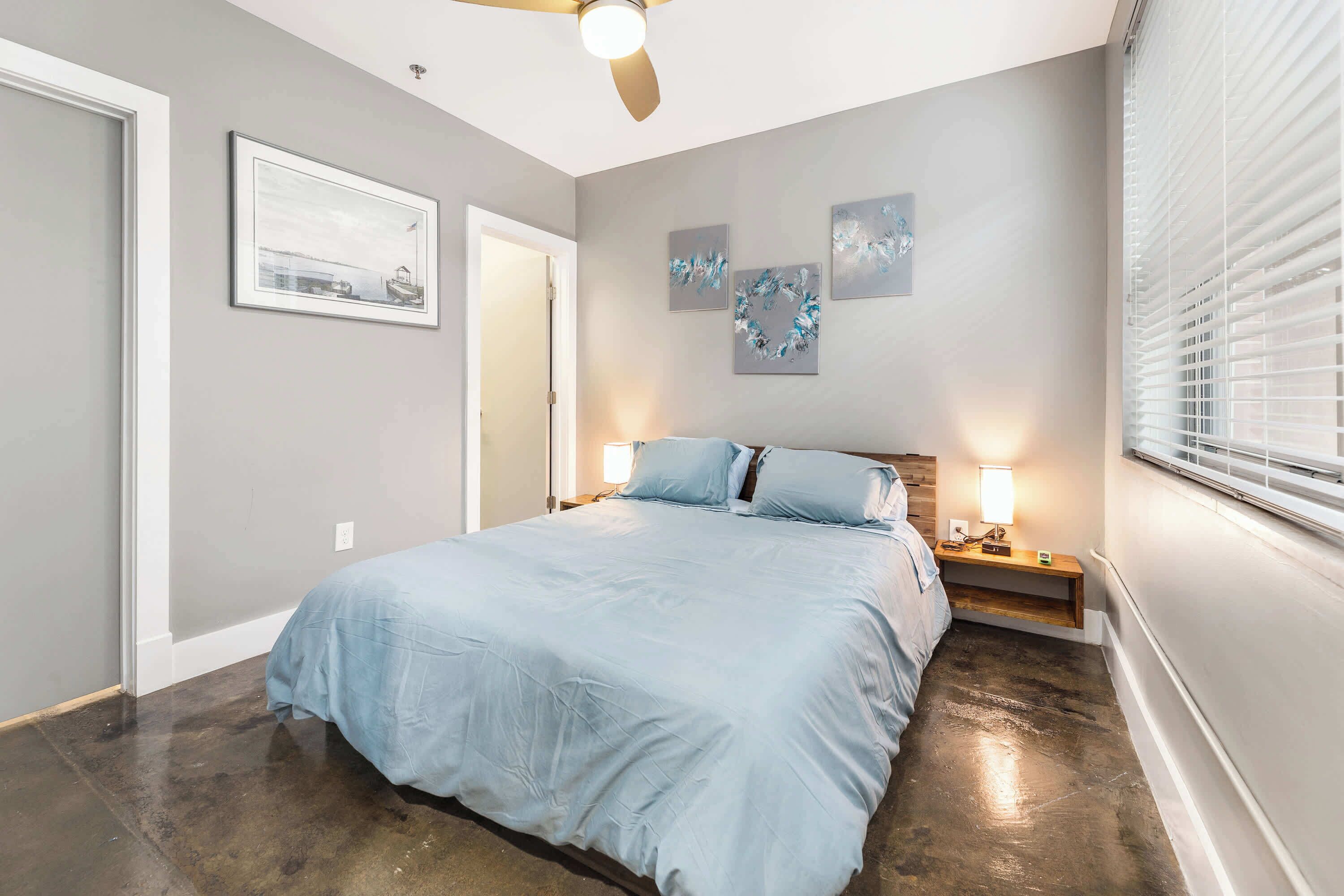 1 bedroom, desk, iron/ironing board, WiFi