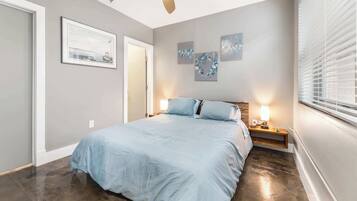 1 bedroom, desk, iron/ironing board, WiFi