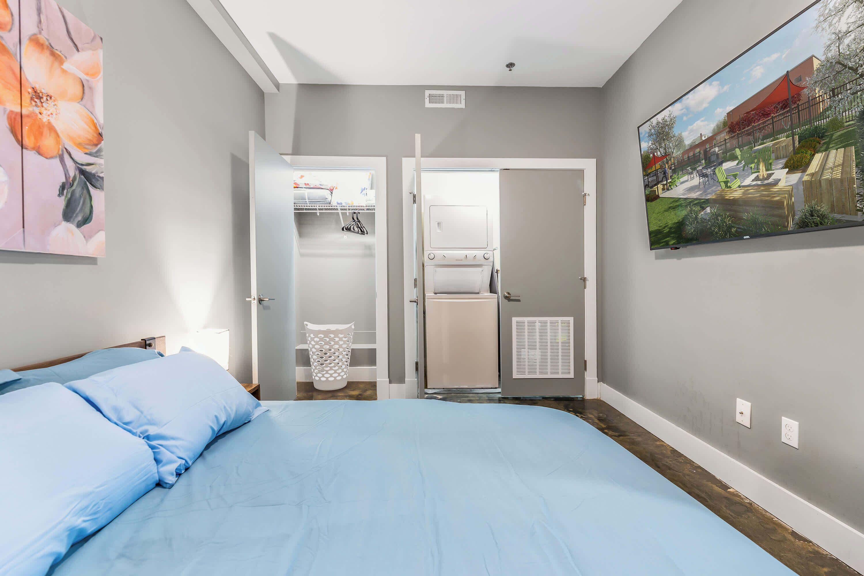 1 bedroom, desk, iron/ironing board, WiFi