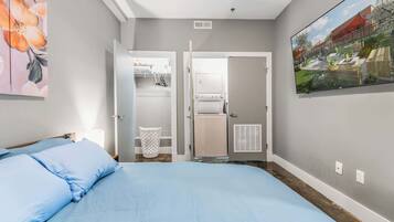 1 bedroom, desk, iron/ironing board, WiFi