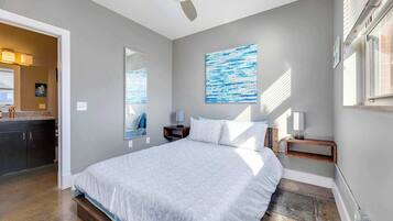 2 bedrooms, desk, iron/ironing board, WiFi