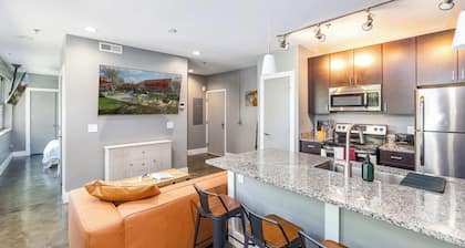 The West End Flats • Downtown • Free Parking