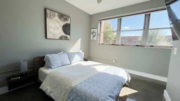 2 Schlafzimmer, Schreibtisch, Bügeleisen/Bügelbrett, WLAN