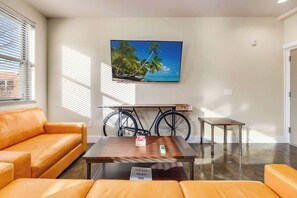 TV, fireplace, offices