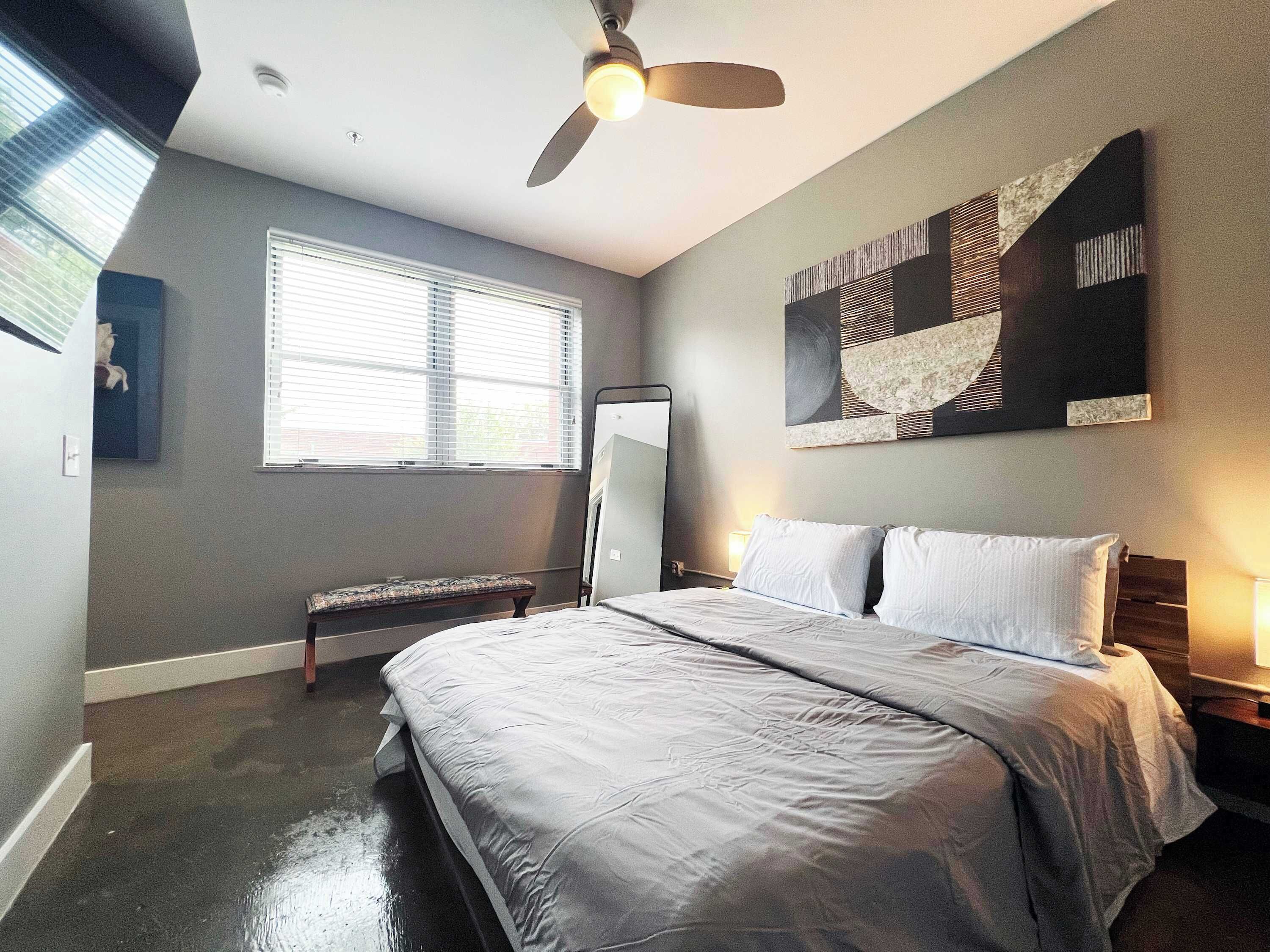 2 bedrooms, desk, iron/ironing board, WiFi
