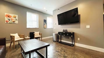 TV, fireplace, offices