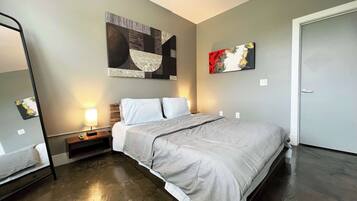 1 bedroom, desk, iron/ironing board, WiFi