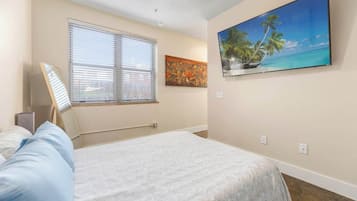 1 bedroom, desk, iron/ironing board, WiFi