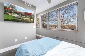 2 bedrooms, desk, iron/ironing board, WiFi - The West End Flats (Roanoke)