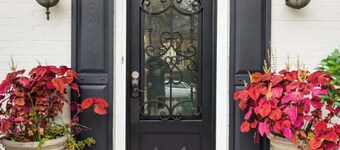 Private 5 Bedroom House Nestled in Heart of Town