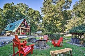 Property grounds - Cozy A Frame, 15 Minutes to Asheville, Hot Tub, and Games! (Asheville)