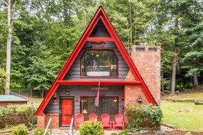 Exterior - Cozy A Frame, 15 Minutes to Asheville, Hot Tub, and Games! (Asheville)