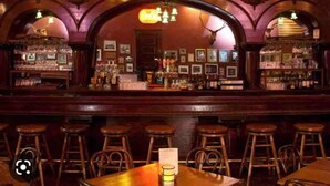 Bar (on property) - Secluded 1924 Home, Walk to Whiskey Row, Downtown (Prescott)