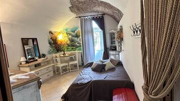 2 Schlafzimmer, Schreibtisch, Bügeleisen/Bügelbrett, Bettwäsche