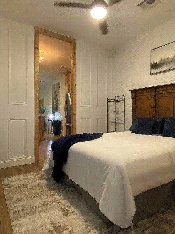 1 bedroom, iron/ironing board, free WiFi, bed sheets - Charming 1-bedroom French Quarter Apt; In the Midst of ALL ATTRACTIONS (New Orleans)