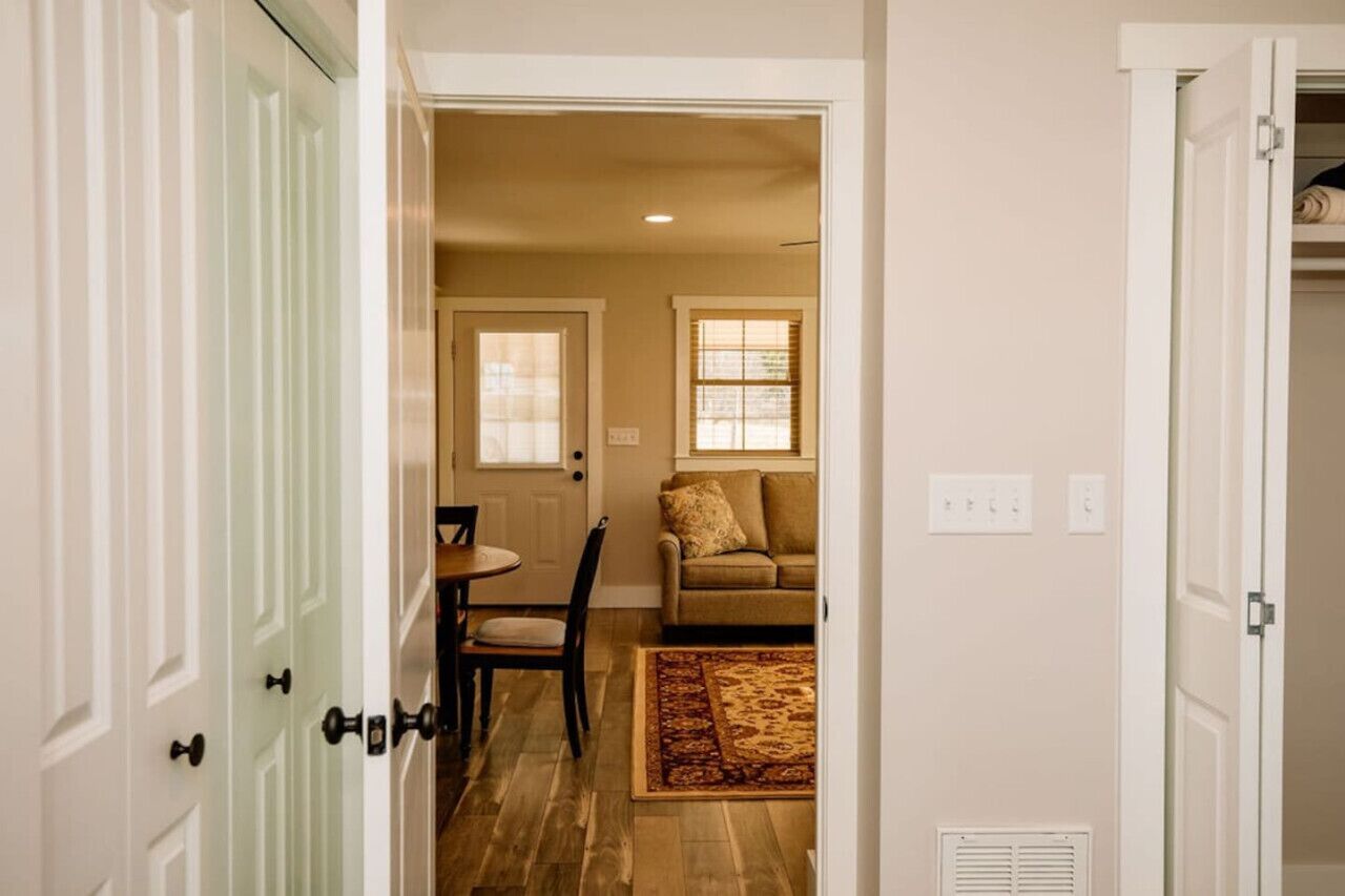 Mountain Apple Orchard Cottage| Views & Farm Charm - Tryon, NC