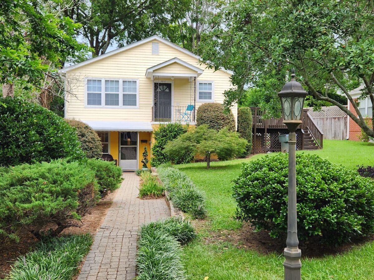 Homey 4BR in Earlewood | Whole House | Sleeps 8!