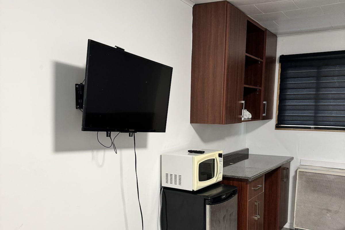 Room | WiFi (free), bed sheets