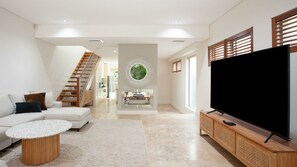 Smart TV, fireplace - Wylie's House Coogee I90 (Coogee)