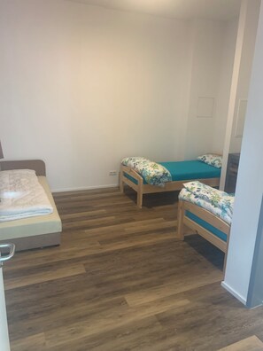 2 quartos, escrivaninha, Wi-Fi, roupa de cama