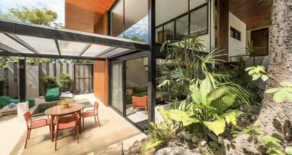 Cozy Home Steps from Yoga Surf & Restaurants