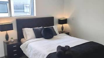 1 dormitorio, tabla de planchar con plancha, cuna de viaje y wifi