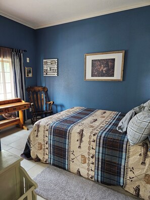 4 bedrooms, desk, WiFi, bed sheets - Tranquil Kenai Block Home. (Kenai)