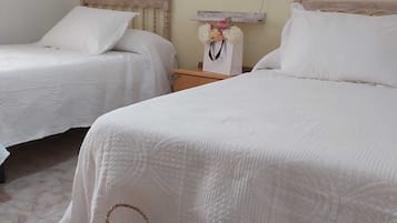 3 bedrooms, desk, iron/ironing board, travel crib