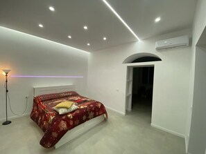 1 bedroom, WiFi, bed sheets - AT MY HOME (imbriani77) (Napoli)