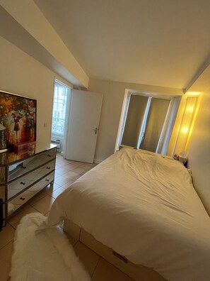 1 chambre, fer et planche à repasser, Wi-Fi, draps fournis