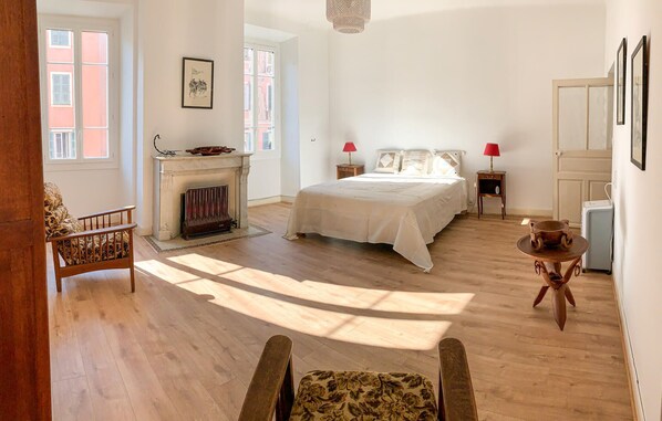 3 habitaciones, wifi gratis y ropa de cama 