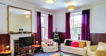 9 Schlafzimmer Unterkunft in Kirknewton, near Edinburgh