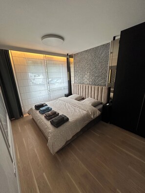1 bedroom, iron/ironing board, travel cot, free WiFi - Luxury Apartment Near Paris (Issy-les-Moulineaux)