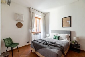 3 室のベッドルーム、アイロン / アイロン台、WiFi、ベッドシーツ