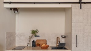 Coffee/tea maker, fridge, stovetop, toaster - iFlat | The heart of Trastevere with SPA (Roma)