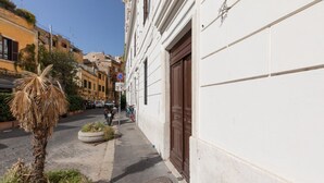 Exterior detail - iFlat | The heart of Trastevere with SPA (Roma)