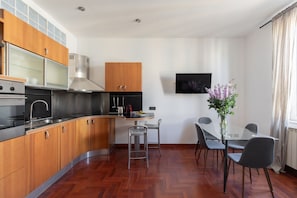 Fridge, oven, coffee/tea maker, cookware/dishes/utensils - iFlat | The Terrace of Trastevere (Roma)